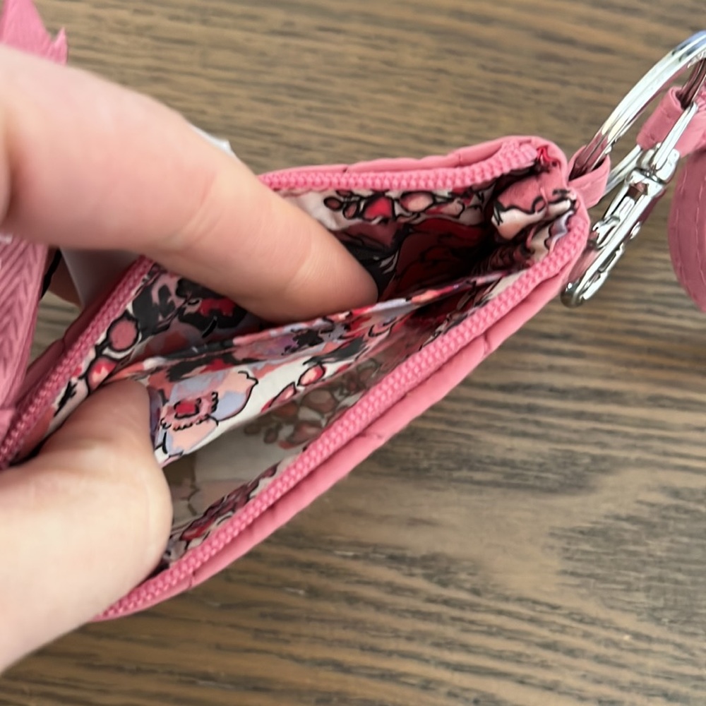 NEW Vera Bradley Ultralight Zip ID Lanyard Strawberry Ice - Picture 8 of 9